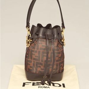 Fendi Mon Tresor mini bucket bag